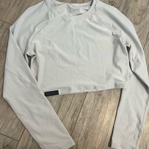 Long sleeve Alphalete crop workout top size large